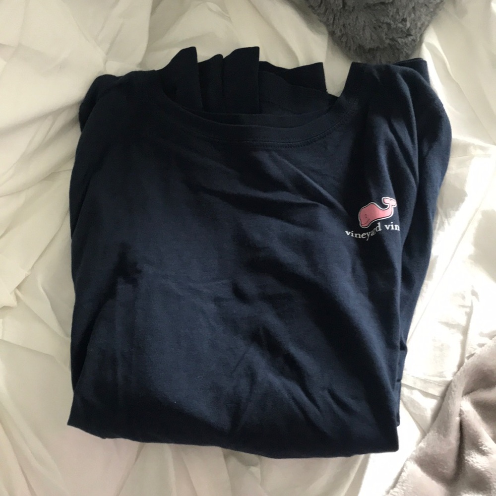 Cute women’s vineyard vines long sleeve tee!
